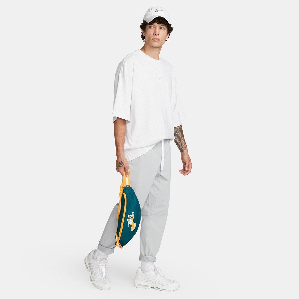 ナイキ（NIKE）（メンズ、レディース）ウエストポーチ ヘリテージ ファニーパック 3L FB2848-381