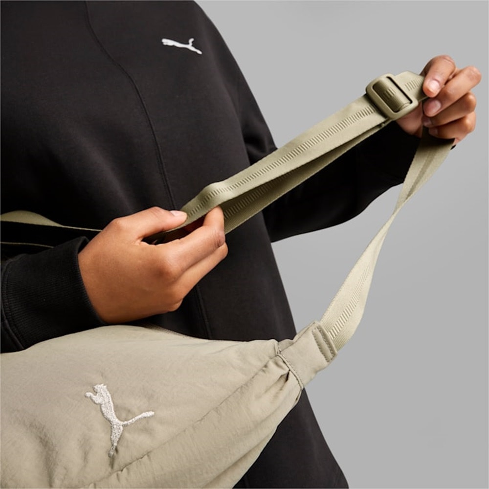 プーマ（PUMA）（レディース）HER オーバーサイズ ウェストバッグ 09093606 ベージュ ボディバック