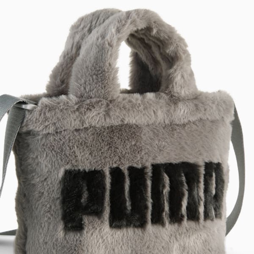 プーマ（PUMA）（レディース、キッズ）バック UP  FAUX  ファー  ミニ  ショッパーバッグ  1.5L  グレー 09171303