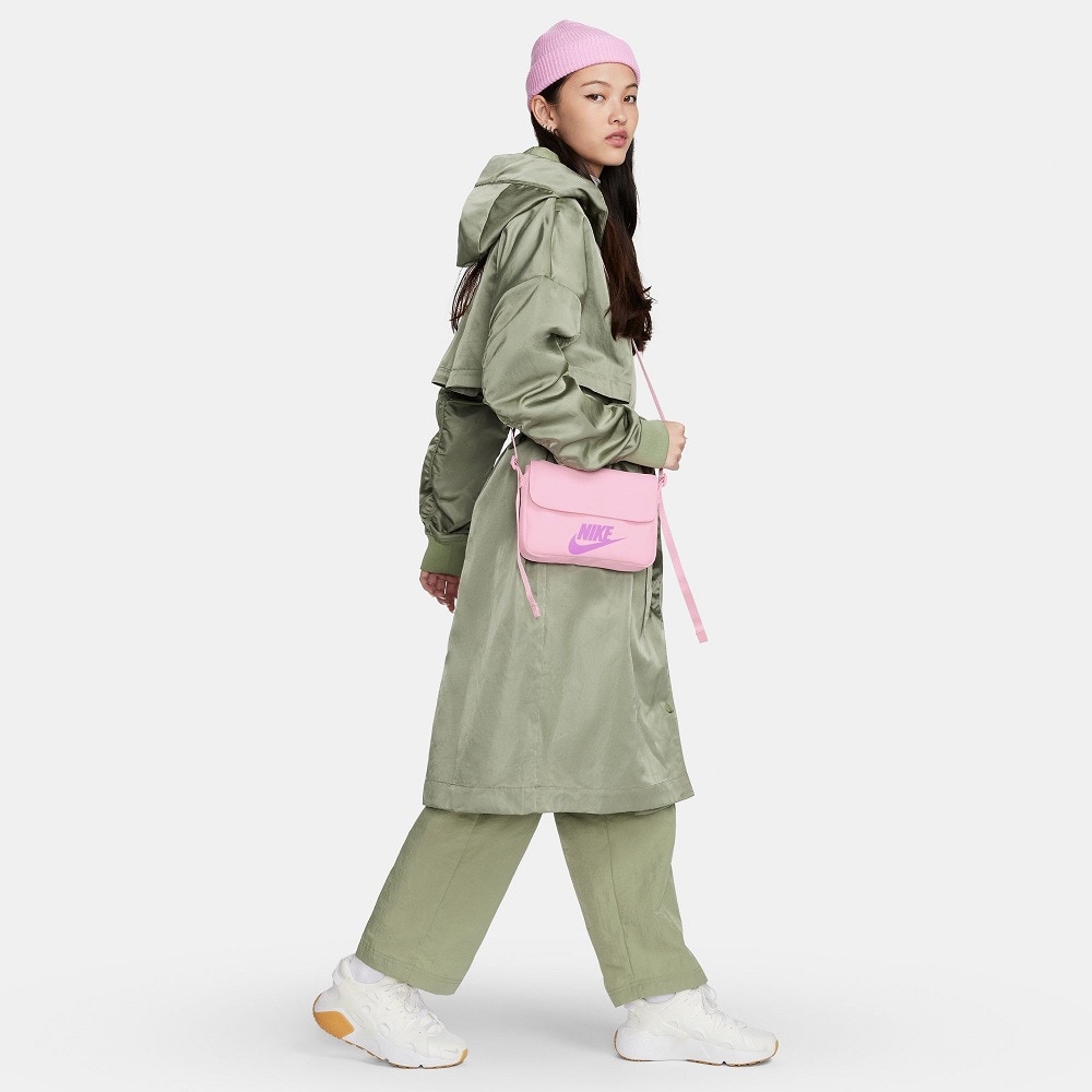 ナイキ（NIKE）（レディース）スポーツウェア レベル クロスボディ バッグ 3L CW9300-690