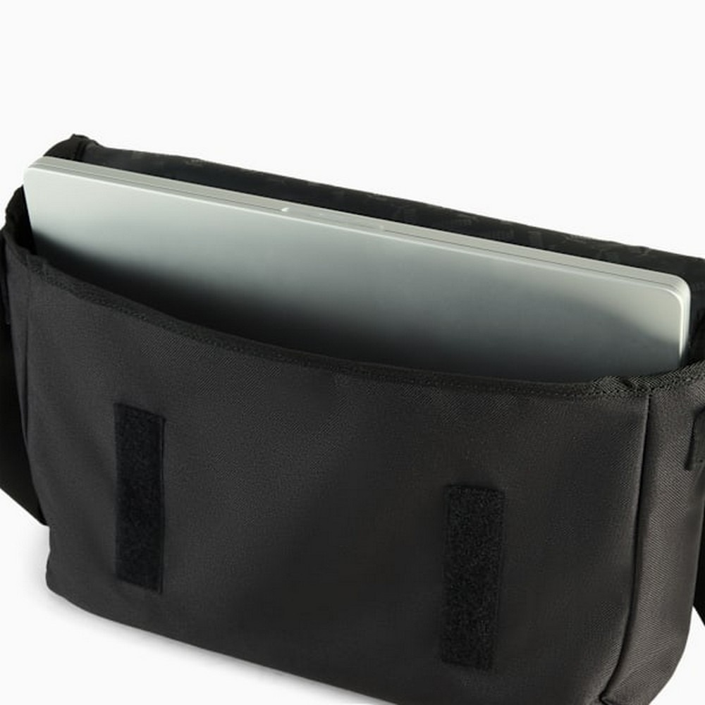 プーマ（PUMA）（メンズ、レディース）バック デック メッセンジャーバッグ 黒 6L 09187101 斜め掛け クロスバッグ ボディバッグ 軽量 パソコン収納