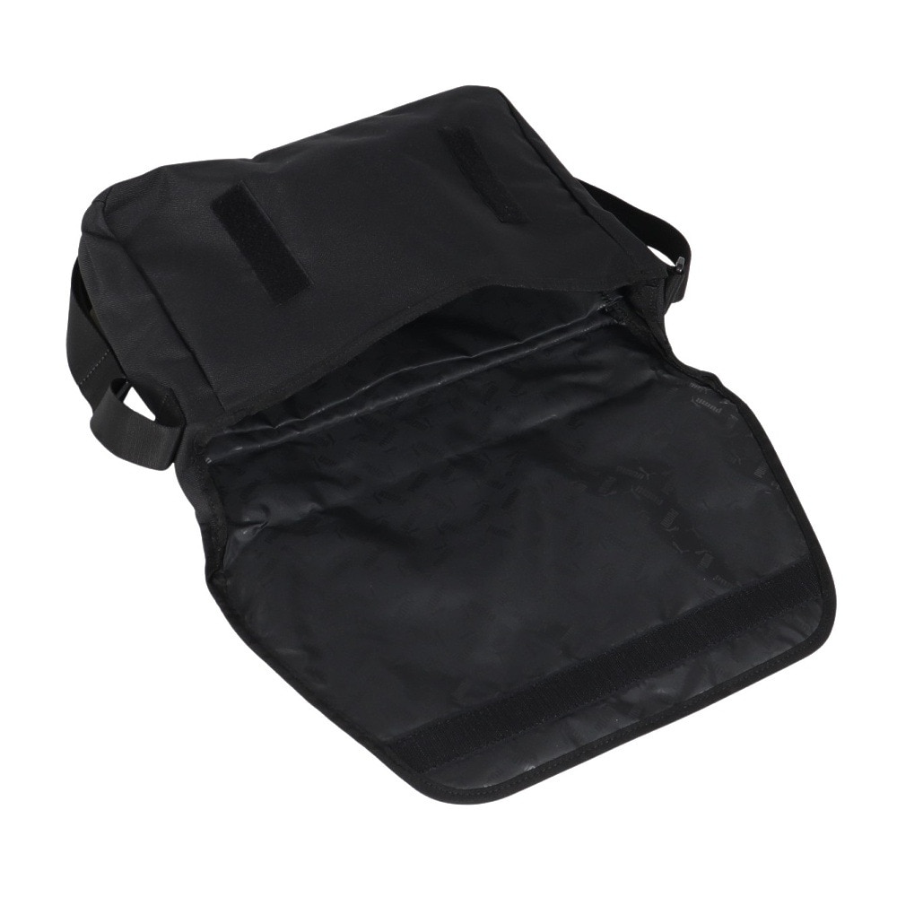 プーマ（PUMA）（メンズ、レディース）バック デック メッセンジャーバッグ 黒 6L 09187101 斜め掛け クロスバッグ ボディバッグ 軽量 パソコン収納