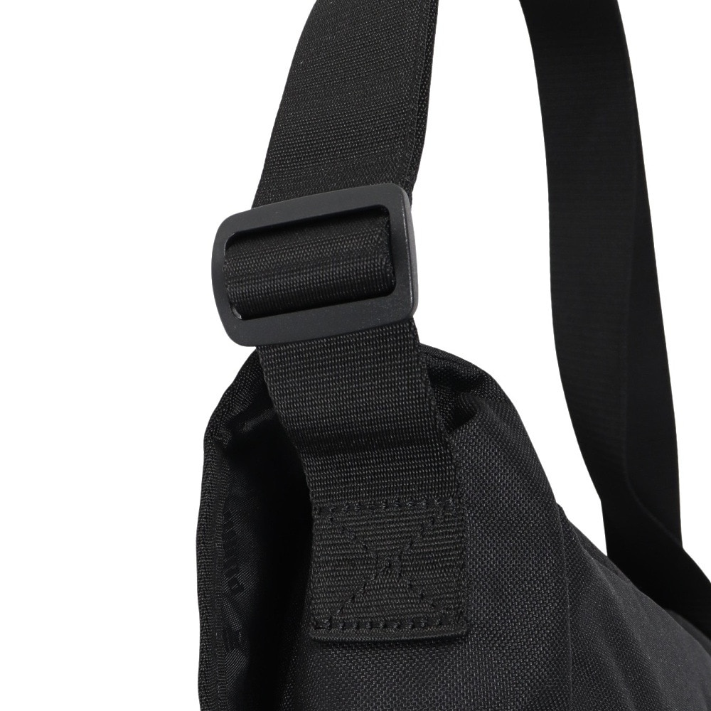 プーマ（PUMA）（メンズ、レディース）バック デック メッセンジャーバッグ 黒 6L 09187101 斜め掛け クロスバッグ ボディバッグ 軽量 パソコン収納