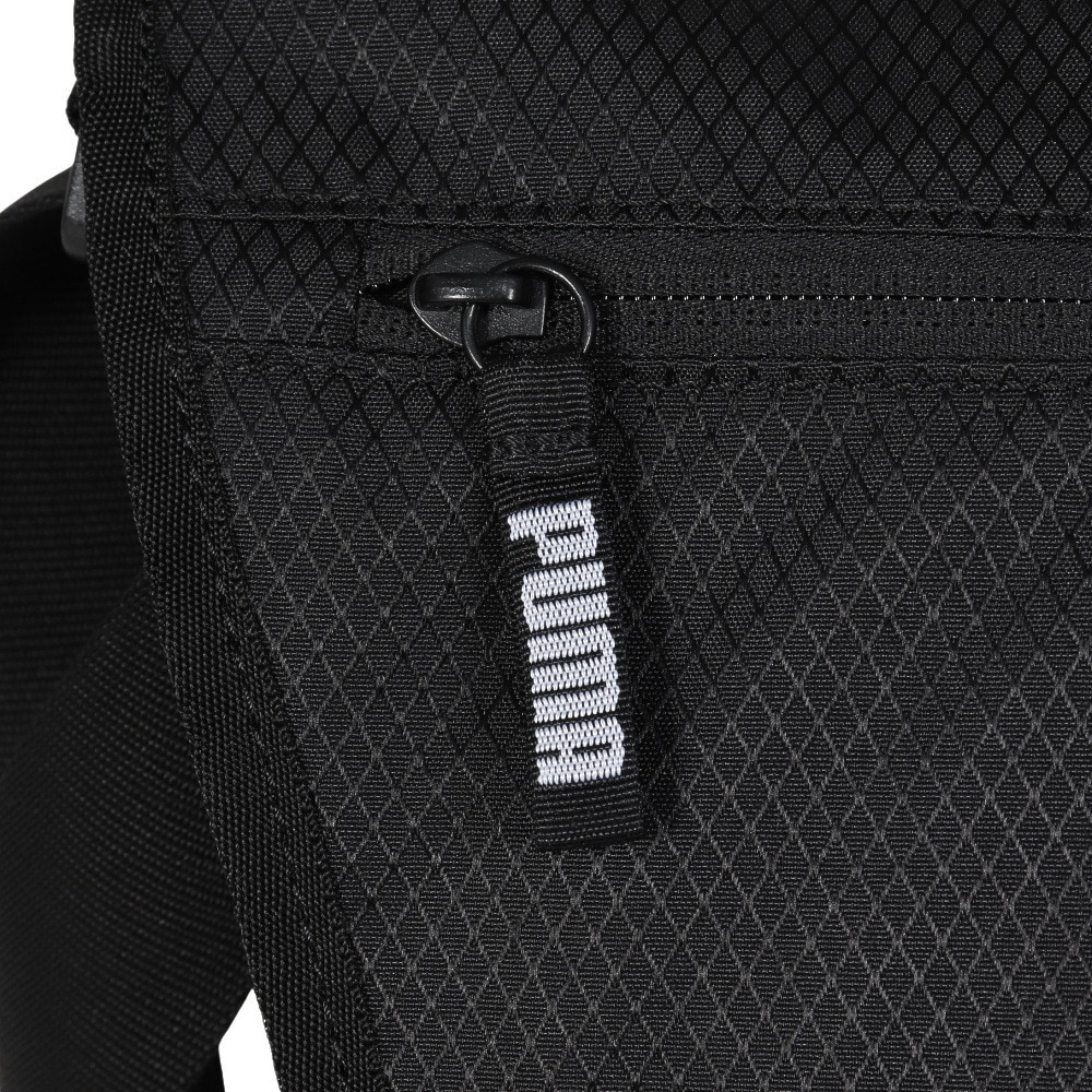 プーマ（PUMA）（メンズ、レディース）バック デック メッセンジャーバッグ 黒 6L 09187101 斜め掛け クロスバッグ ボディバッグ 軽量 パソコン収納