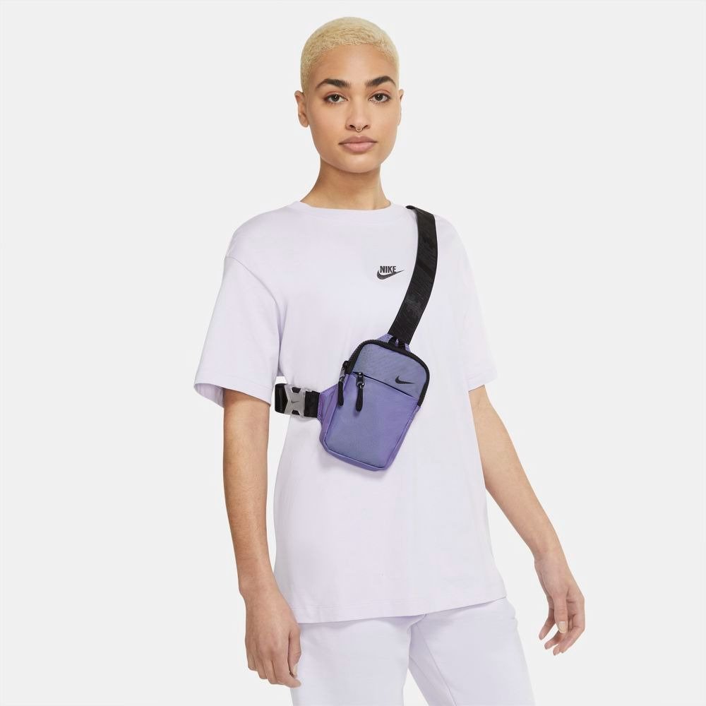 ナイキ ナイキ Nike メンズ レディース ショルダーバッグ ボディバッグ エッセンシャル ヒップバック ポーチ Cv1064 528 パープル スポーツ用品はスーパースポーツゼビオ