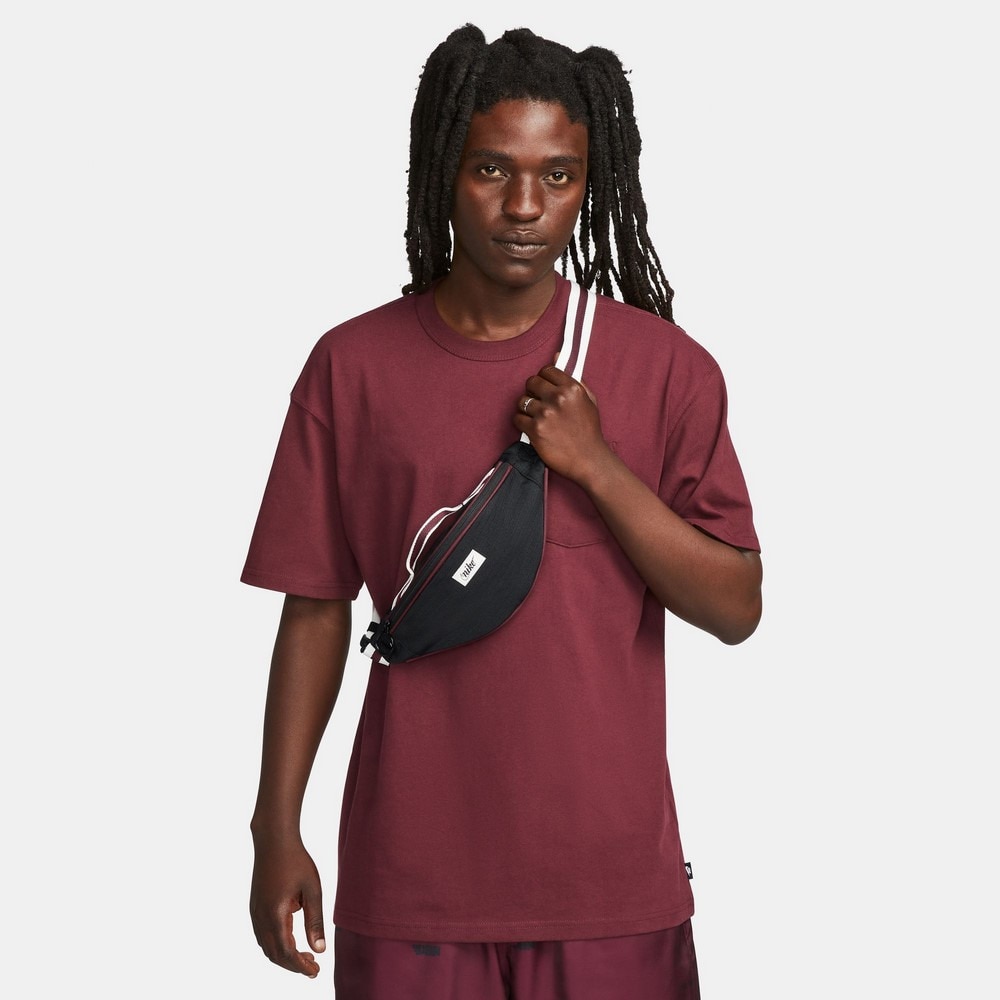 ナイキ（NIKE）（メンズ、レディース）ウエストポーチ ヘリテージ レトロ ファニー パック S 1L DR6266-011