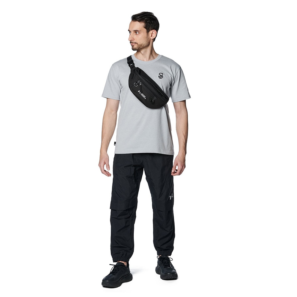 アンダーアーマー（UNDER ARMOUR）（メンズ、レディース）ボディバッグ 1384758 001