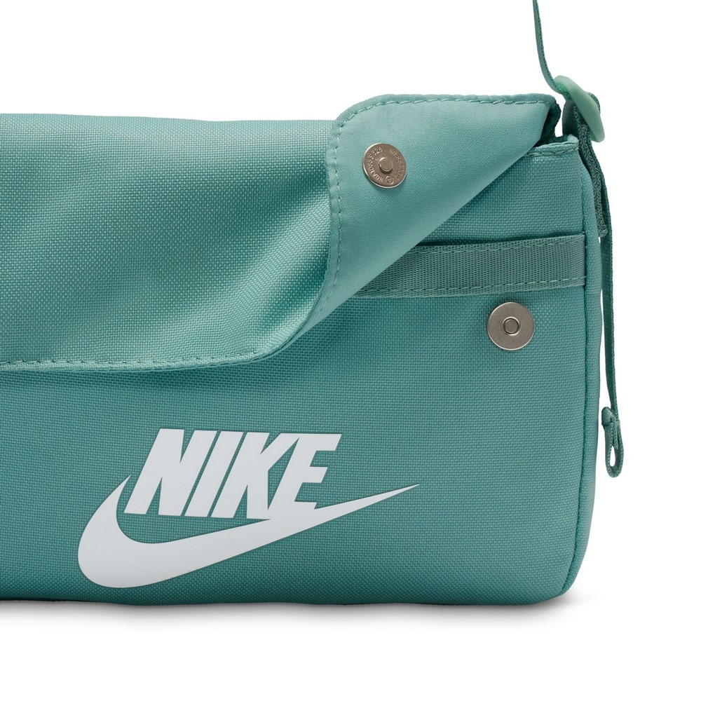 ナイキ（NIKE）（メンズ、レディース）クロスボディバッグ ナイキスポーツウェア フューチュラ 365 緑 3L CW9300-016 クロスバッグ ショルダーバッグ