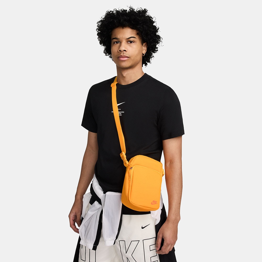 ナイキ（NIKE）（メンズ、レディース）ヘリテージ クロスボディバッグ  DB0456-845