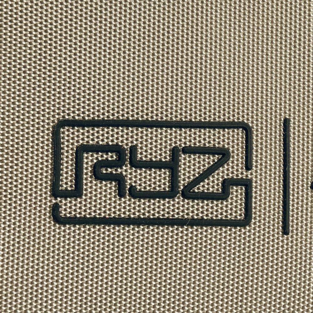 ライズ（RYZ）（メンズ、レディース、キッズ）モビリティ スリングバッグ サンドベージュ 4.5LM RZ40UTC25SS0004 SBEG シンプル 無地 お出かけ 旅行 プレゼント お揃い