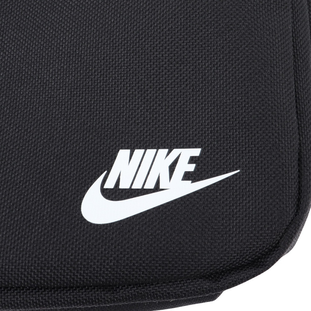 ナイキ（NIKE）（メンズ、レディース）ヘエイテージクロスボディバッグ 黒 4L SWSH GRID HJ8359-010 お出かけ 外出 旅行 トラベル ロゴ おしゃれ シンプル