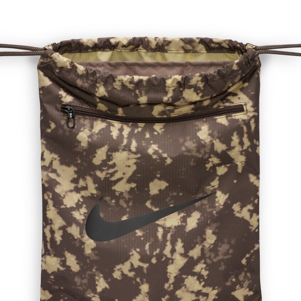 ナイキ（NIKE）（メンズ、レディース）ブラジリア ドローコードバッグ ナップザッグ 9.5 AOP SP25 ブラウン 18L HJ8240-004 靴入れ シューズ入れ 体操着入れ