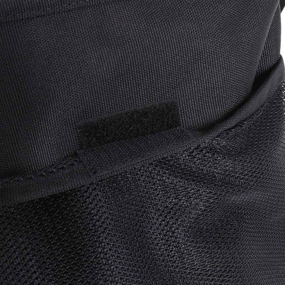 ニューバランス（new balance）（メンズ、レディース）ボトルホルダー付きサコッシュ 黒 LAB45608BK