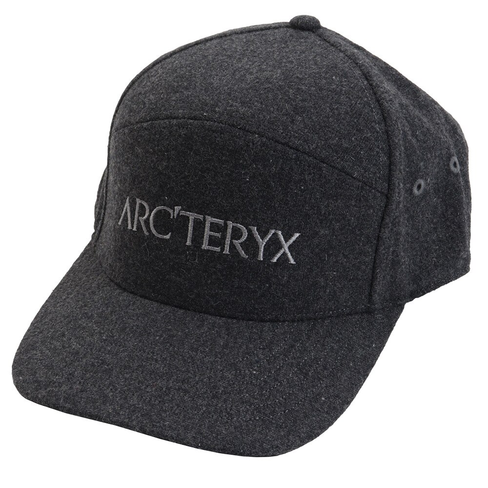 grey ball cap