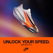 NIKE ライバルフライ４