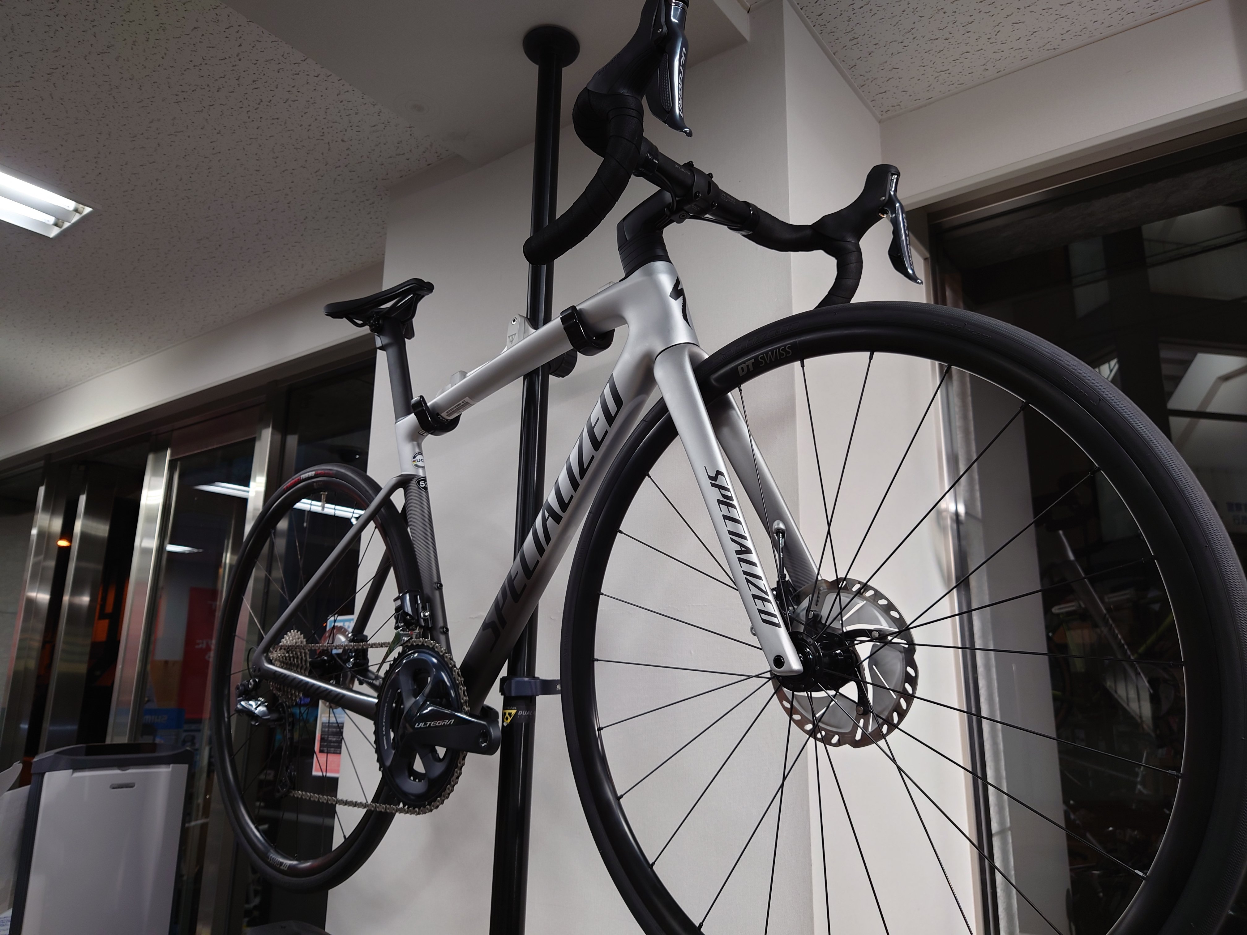 エルブレス Bike 御茶ノ水店 東京都 千代田区 アウトドア キャンプ用品 ウェアやバッグの購入ならエルブレス